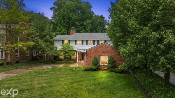 100 Moran, GrossePointeFarms, MI 48236