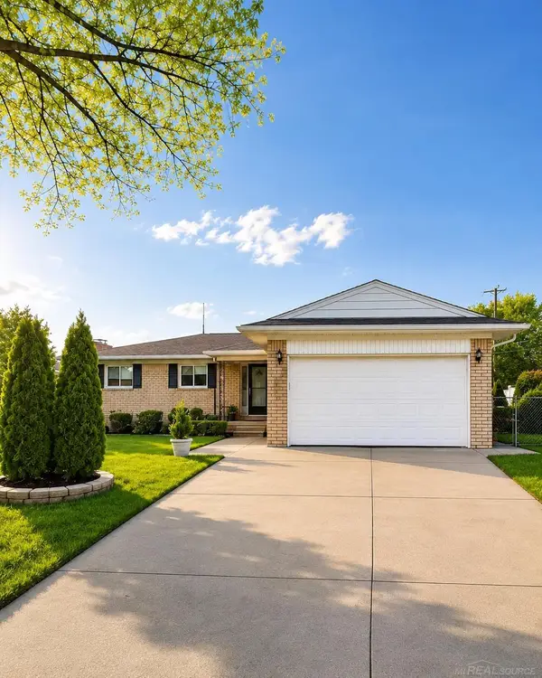 27344 Michele ST, DearbornHeights, MI 48127