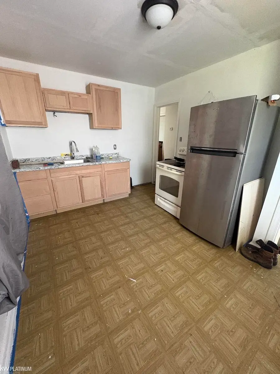 19671  hoover ST, Detroit, MI 48205 - #2