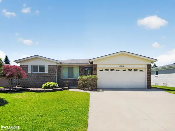 15748 Robert DR, Macomb, MI 48044