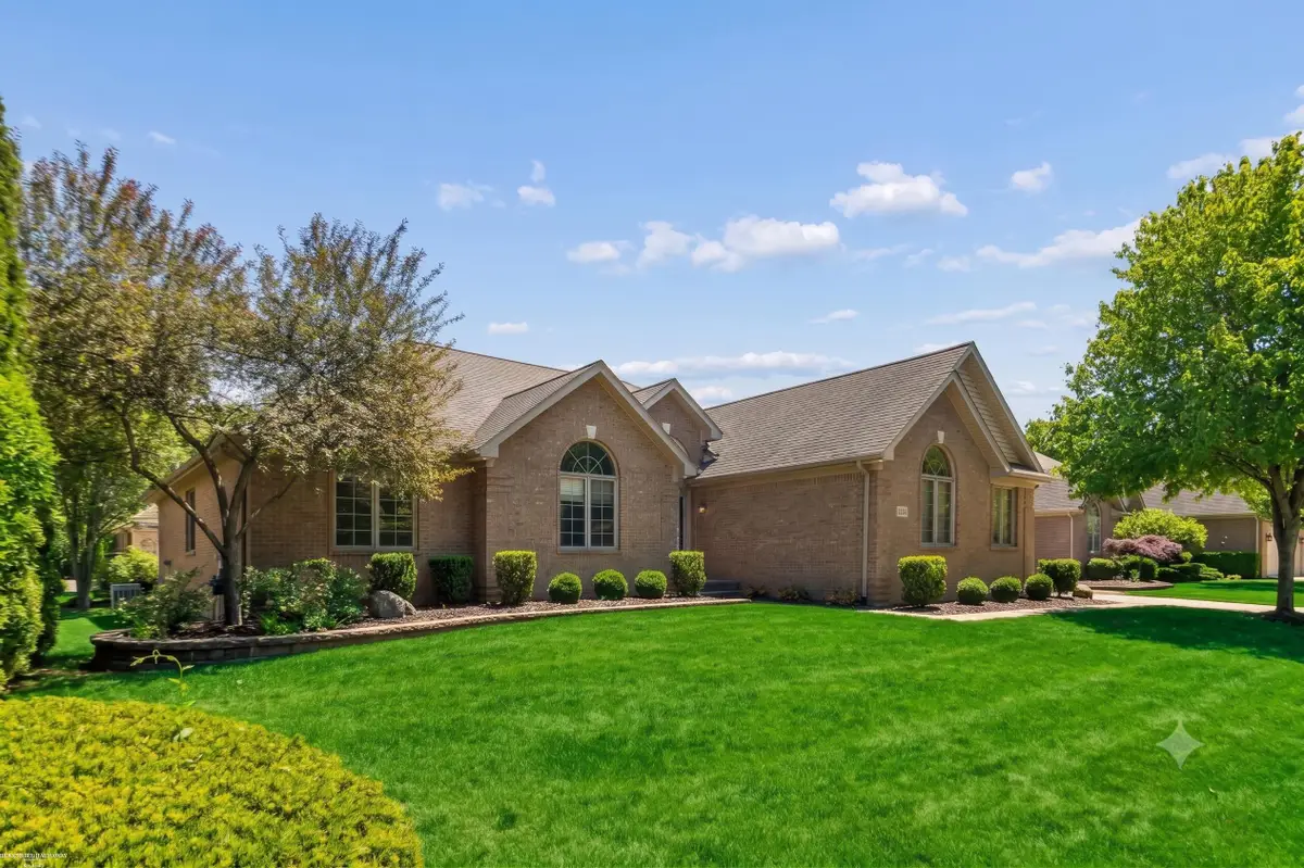 52688 Clinton Oak LN, Shelby, MI 48316 - #1