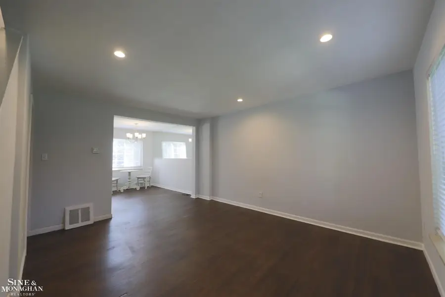 23107 Arthur CT, Saint Clair Shores, MI 48080 - #2