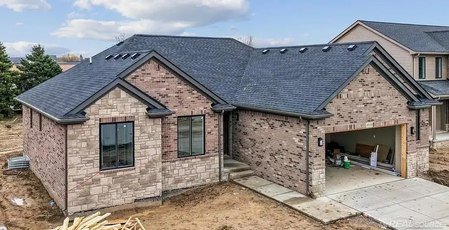 45550 Gable DR, Macomb, MI 48044 - #2
