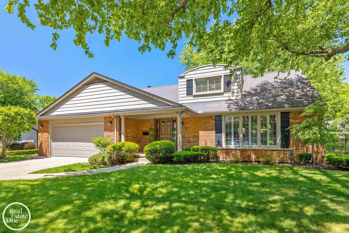 432 Saddle LN, Grosse Pointe Woods, MI 48236 - #1