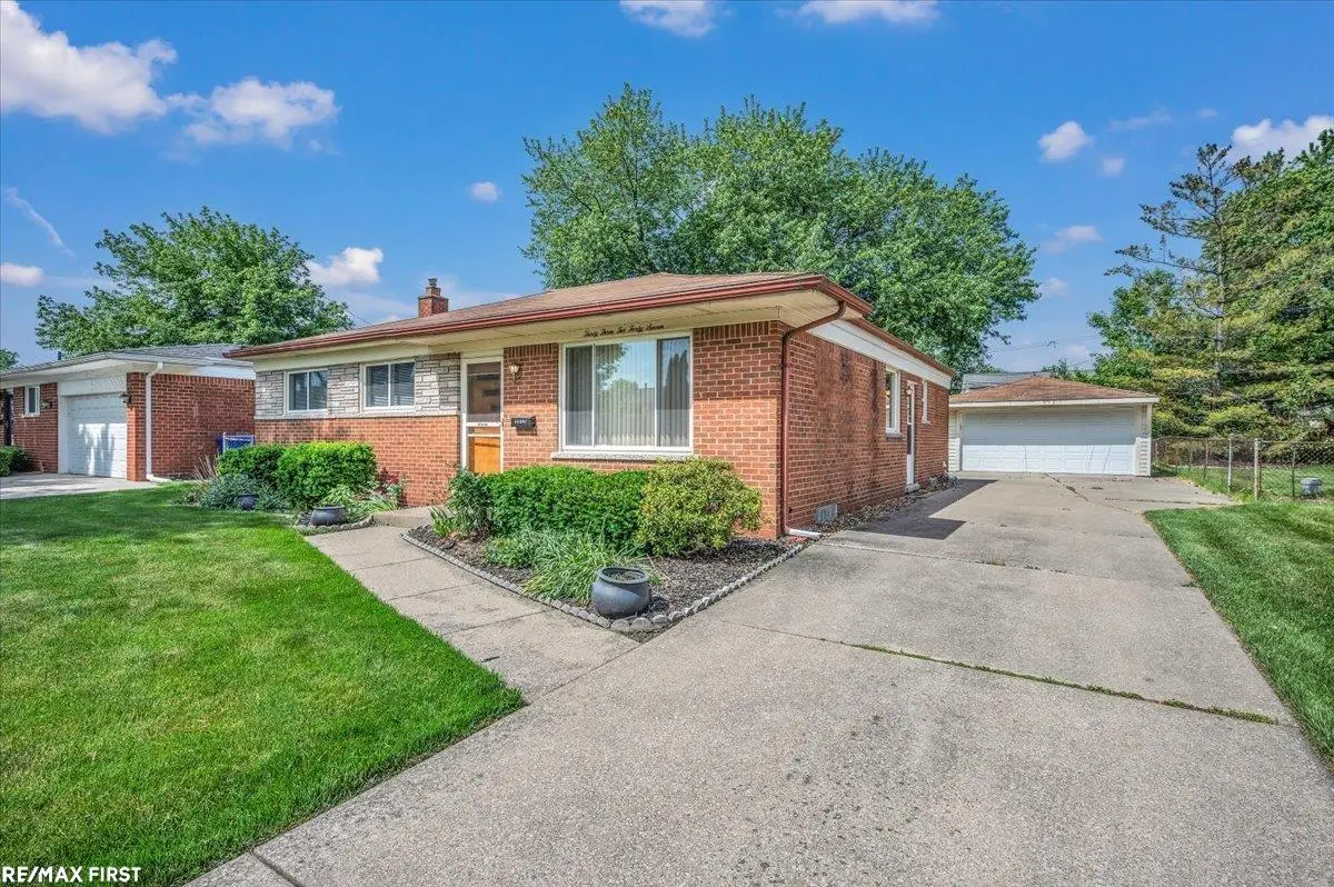 33247 Regal DR, Fraser, MI 48026 - #1