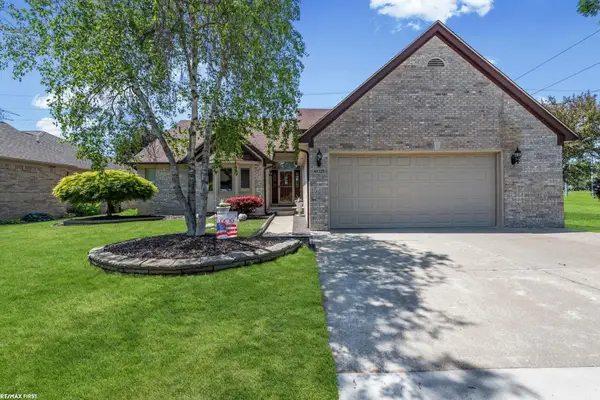 44325 Meadowlake DR, SterlingHeights, MI 48313