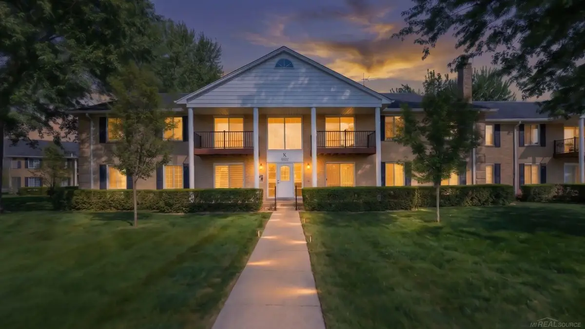 34680 Huntley DR, Sterling Heights, MI 48312 - #1