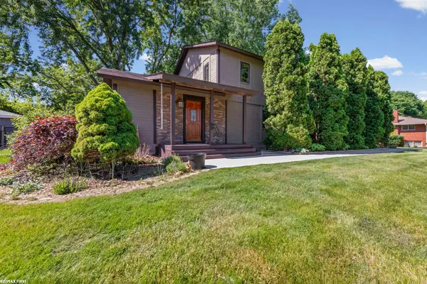 38661 Jahn ST, Livonia, MI 48152