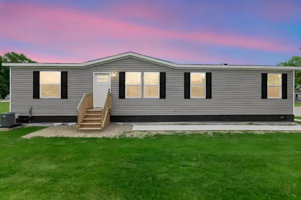 7197 Mapleview CIR, BrownCity, MI 48416