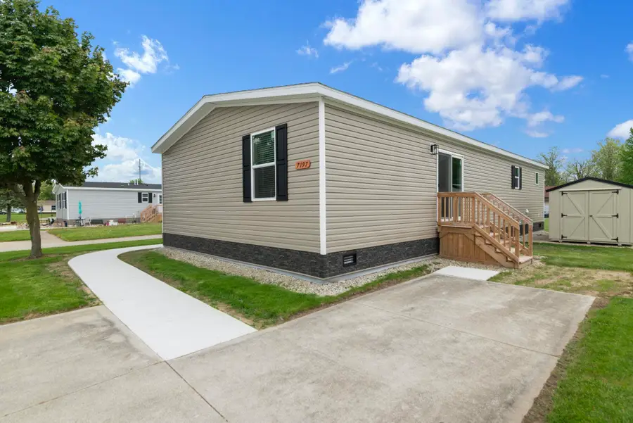 7197 Mapleview CIR, Brown City, MI 48416 - #3