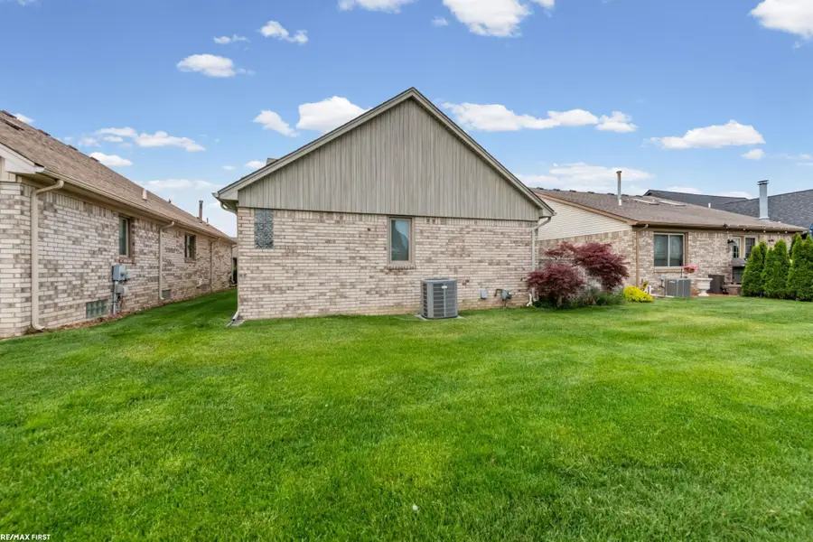 20070 Ridgeway CT, Clinton, MI 48038 - #3