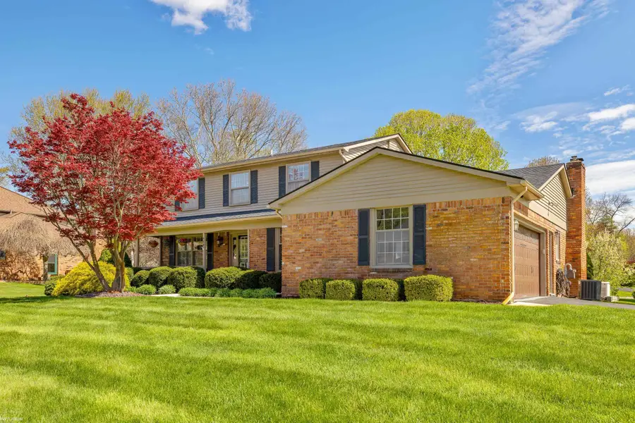460 Abbey Wood DR, Rochester, MI 48306 - #2