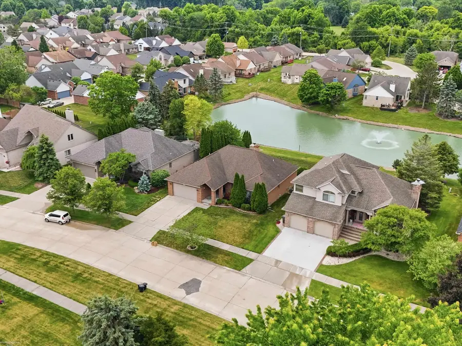41891 Clinton Pines DR, Clinton Township, MI 48038 - #2