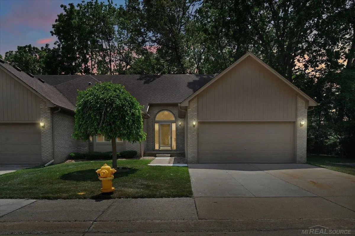 15634 Corso DR, Clinton Township, MI 48035 - #1