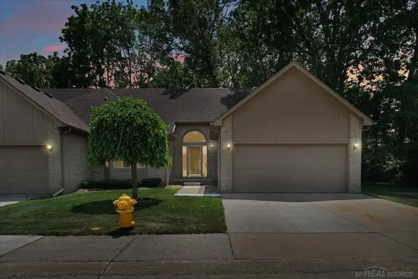 15634 Corso DR, ClintonTownship, MI 48035