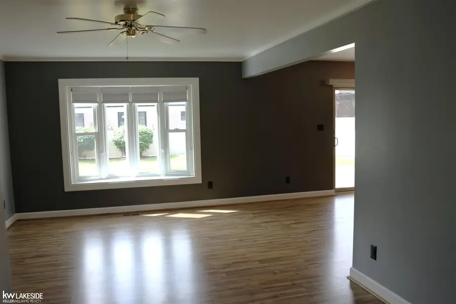 13339 Roxbury DR, Sterling Heights, MI 48312 - #3