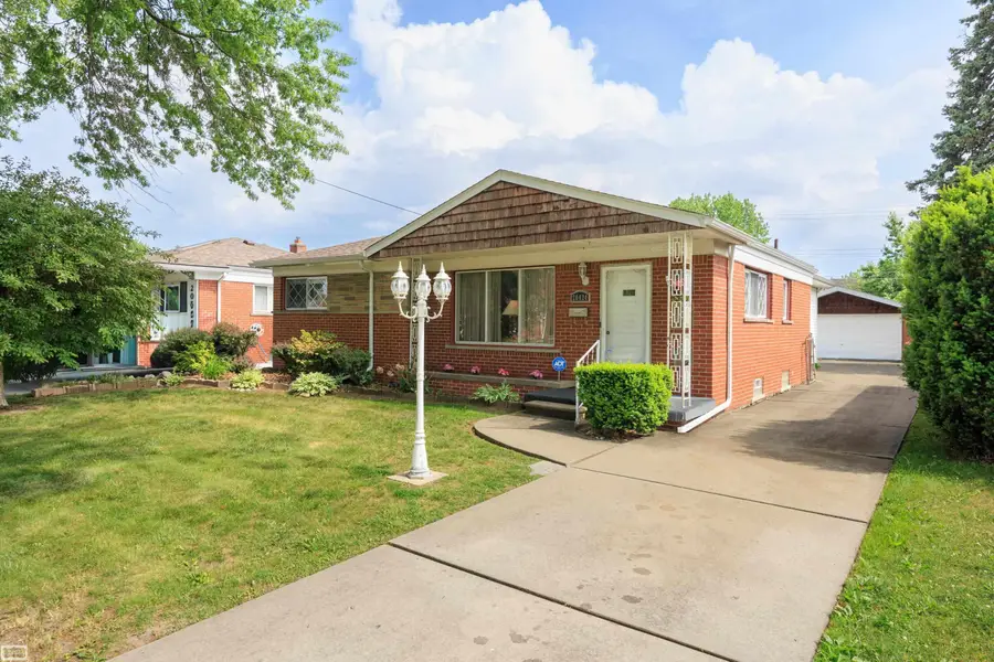 20424 Sunnydale ST, Saint Clair Shores, MI 48081 - #3
