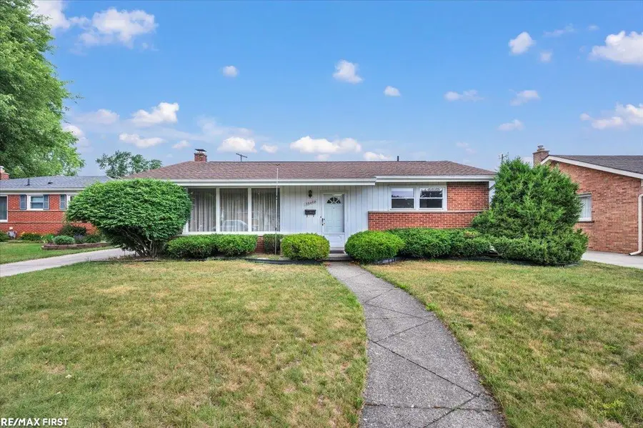 35488 Hathaway ST, Livonia, MI 48150 - #2