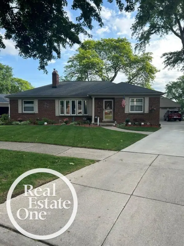 1012 N Brys, GrossePointeWoods, MI 48236
