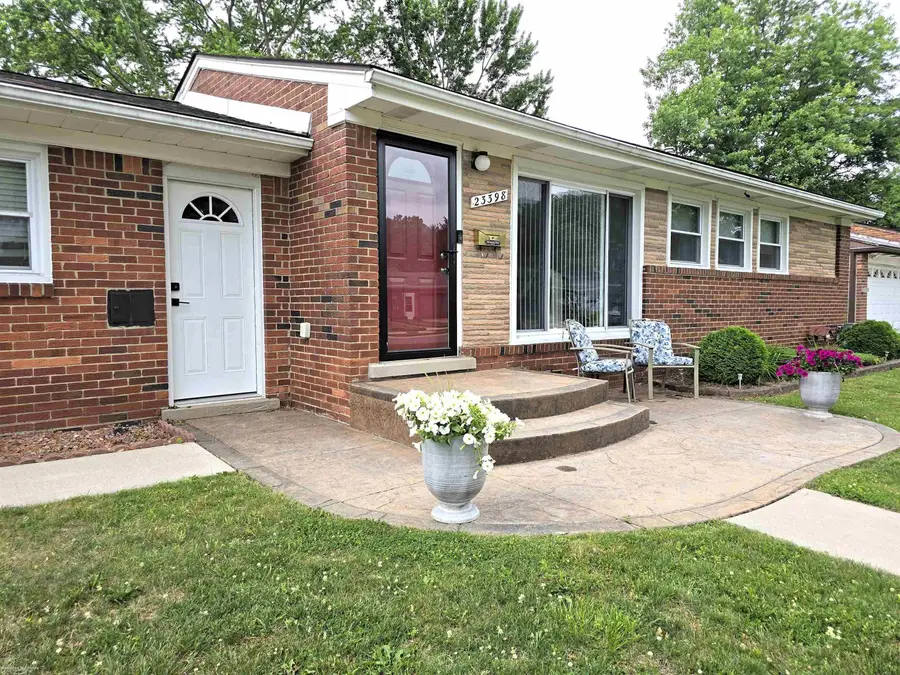 23398 Linne DR, Clinton Township, MI 48035 - #3