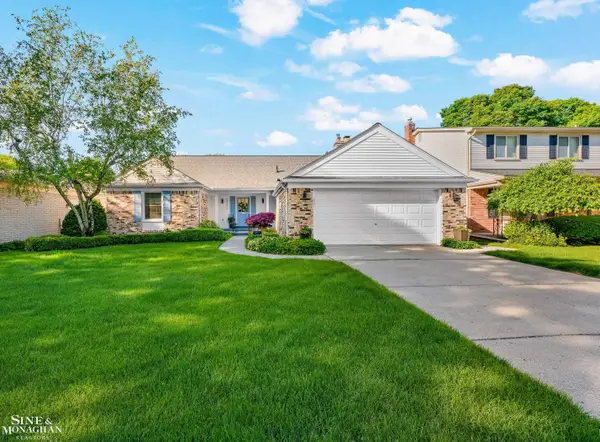 23276 Robert John ST, StClairShores, MI 48080