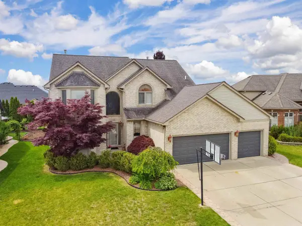 20084 Newcastle CIR, Macomb, MI 48044