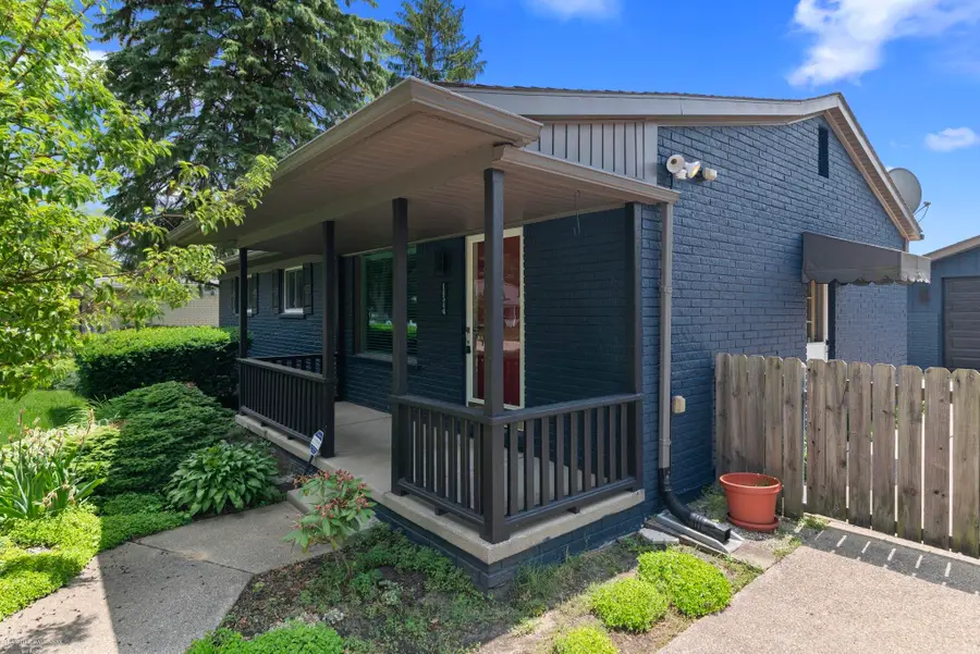 14546 Cornell ST, Sterling Heights, MI 48313 - #2