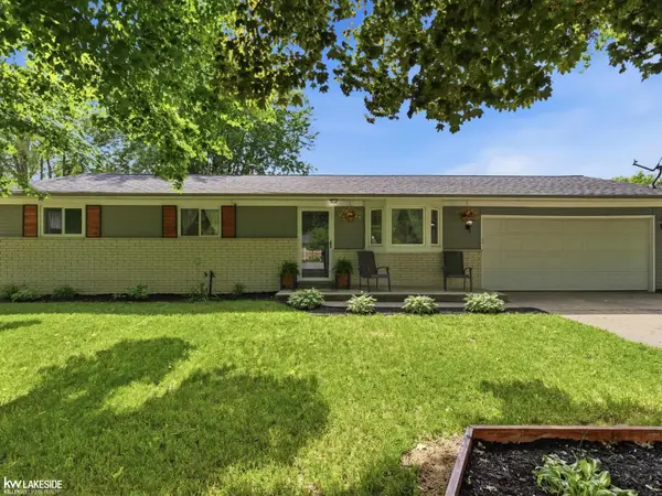 45709 Wakefield, Utica, MI 48317
