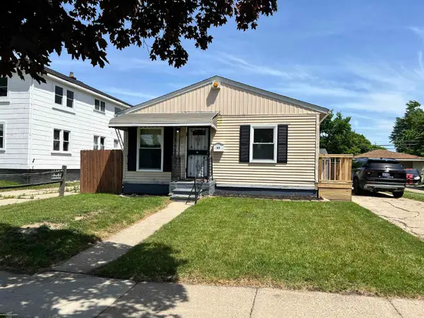 97 Beyne  ST, MtClemens, MI 48043