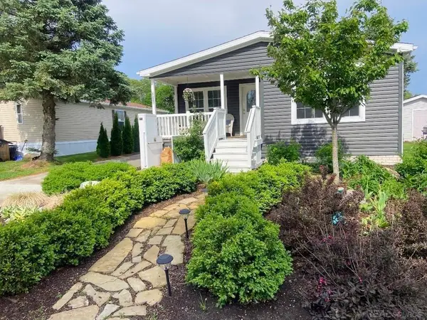 7122 Belmont LN, WhitmoreLake, MI 48189