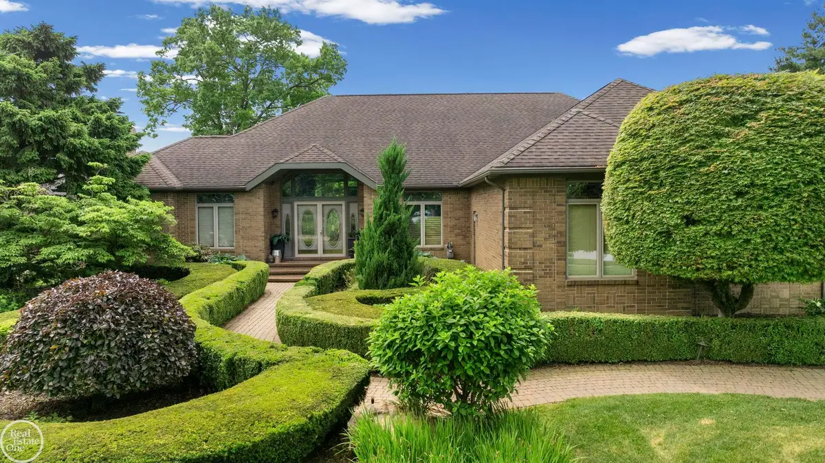 6718 Pond DR, Washington, MI 48094 - #1