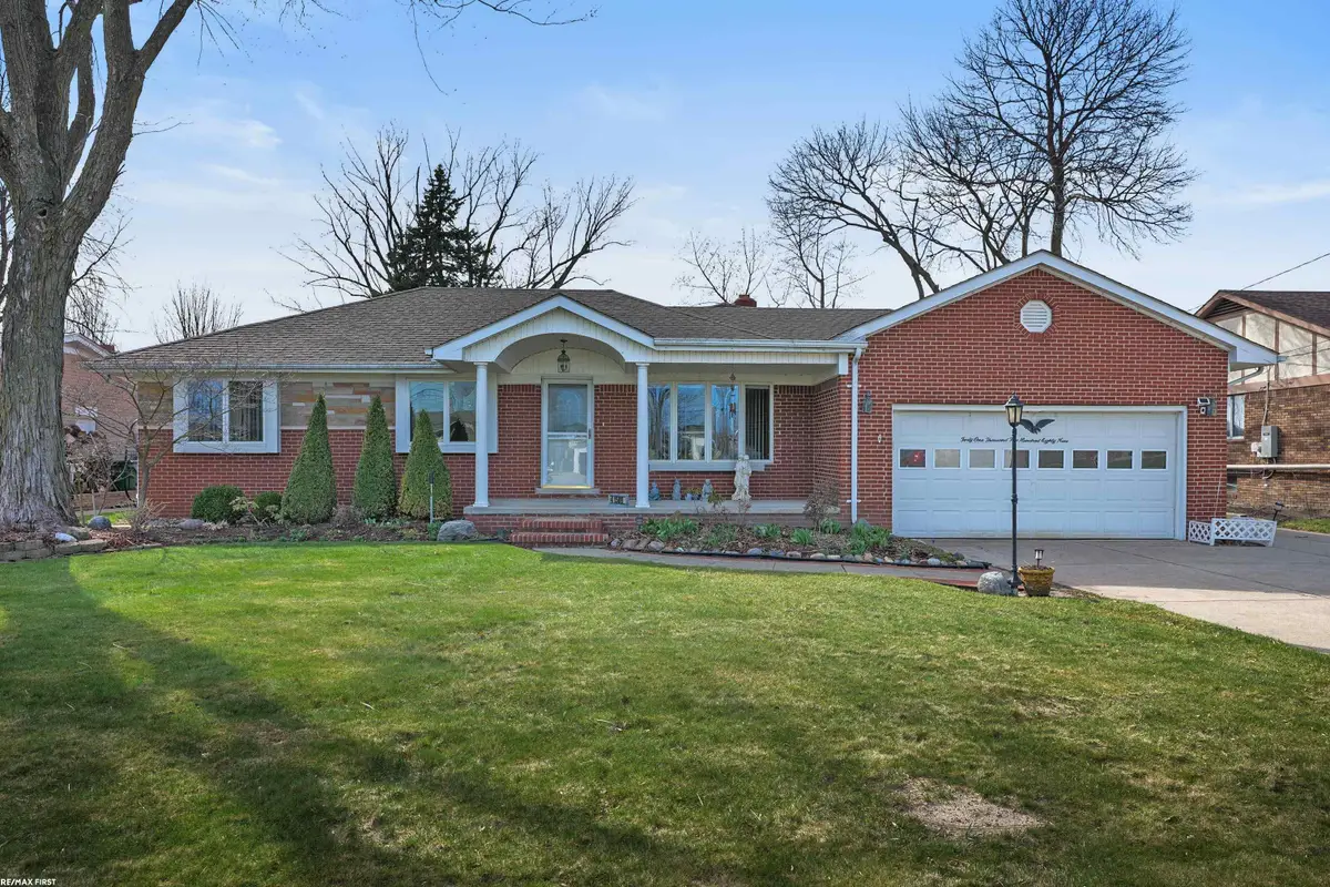 41589 Windmill ST, Harrison, MI 48045 - #1