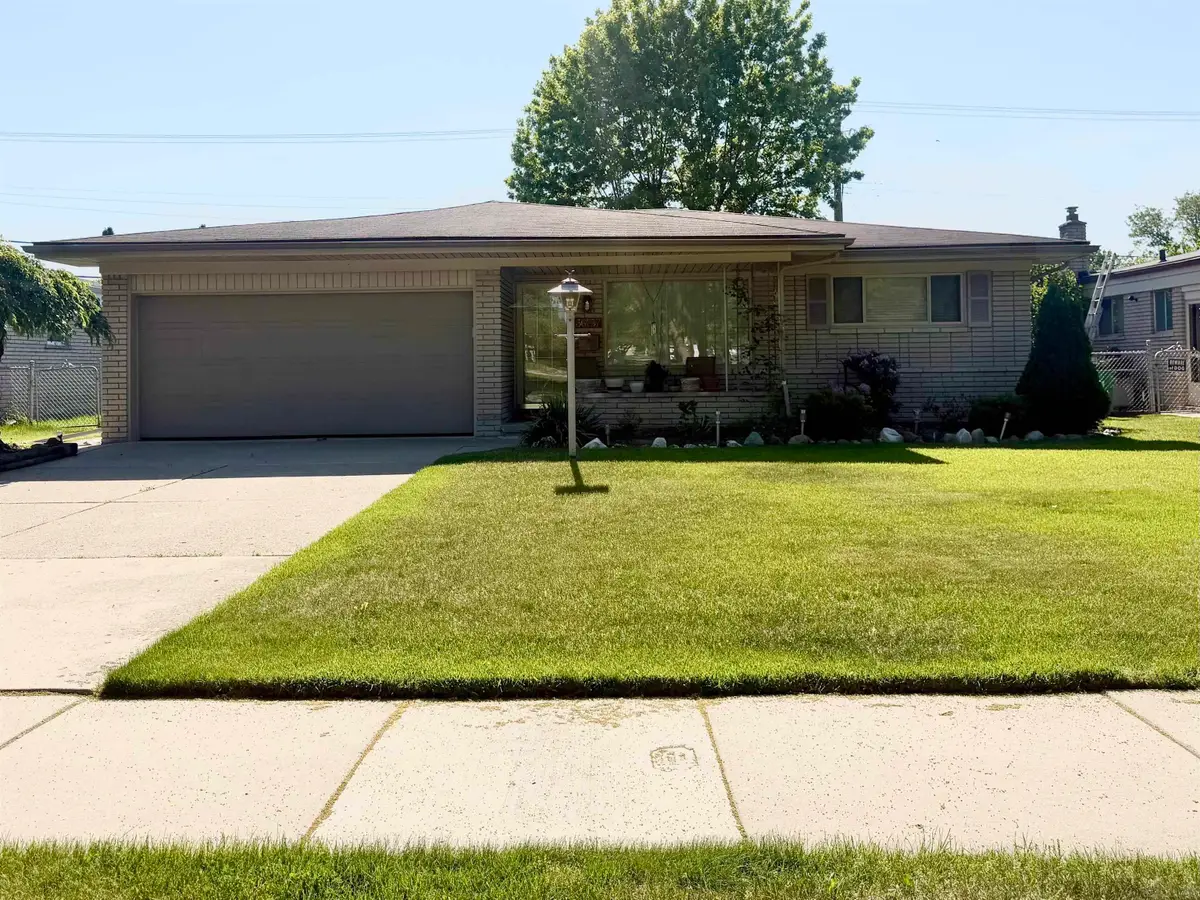 36757 Adele Dr DR, Sterling Heights, MI 48312 - #1