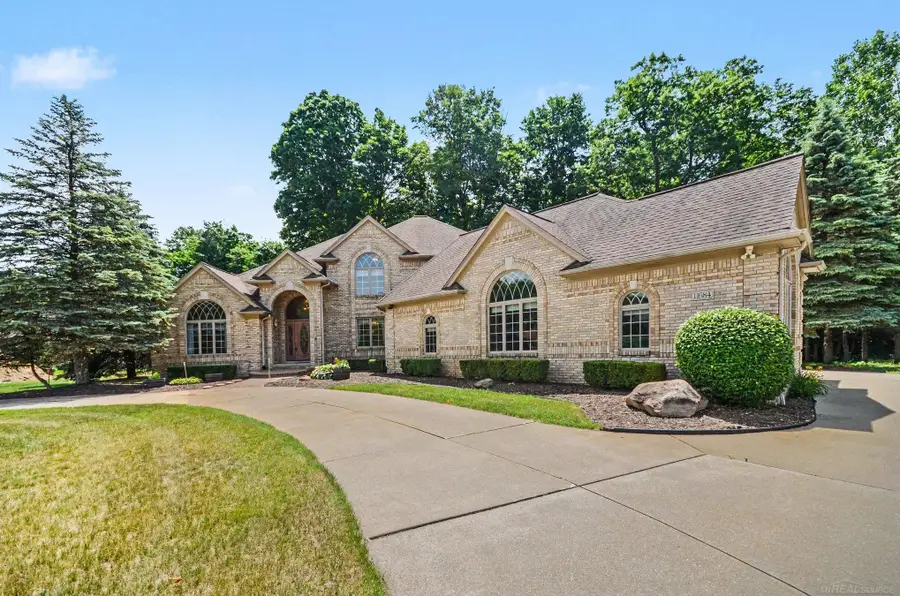 11684 Majestic CT, Shelby, MI 48315 - #3