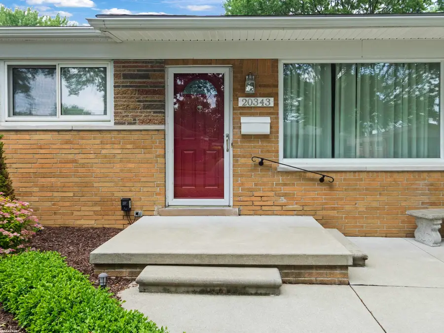 20343 Ardmore Park ST, Saint Clair Shores, MI 48081 - #2
