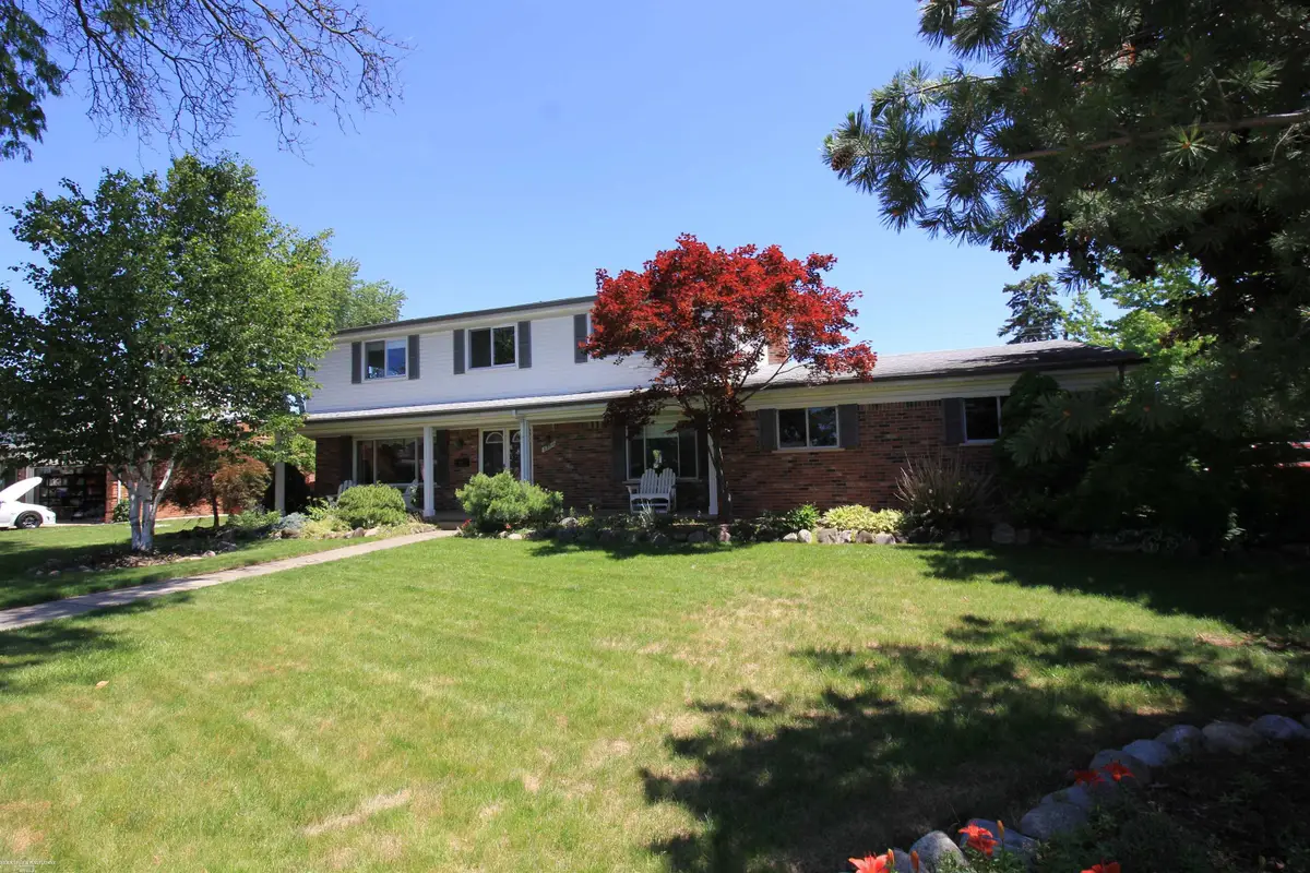 32310 Coventry PL, Warren, MI 48093 - #1