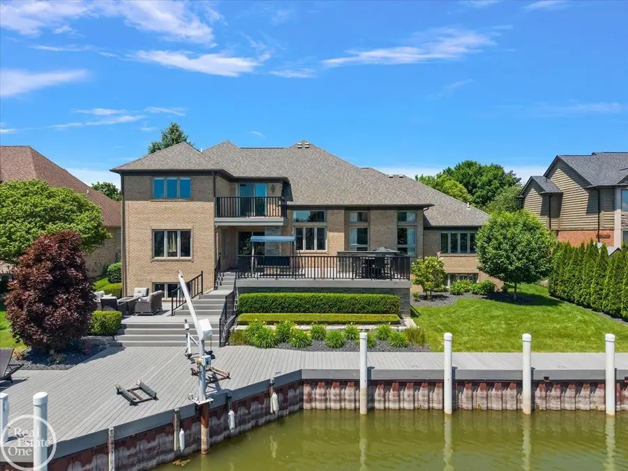 49572 Compass Point DR, Chesterfield, MI 48047 - #3