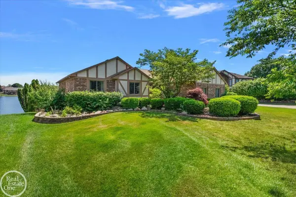 3286 Sandy Pt. DR, ShelbyTwp, MI 48316