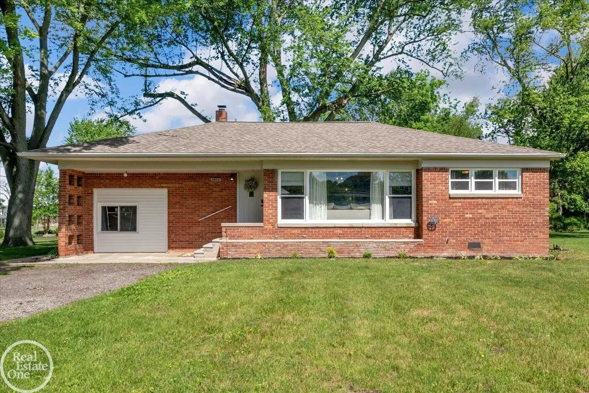 49741 Jefferson AVE, Chesterfield, MI 48047 - #1