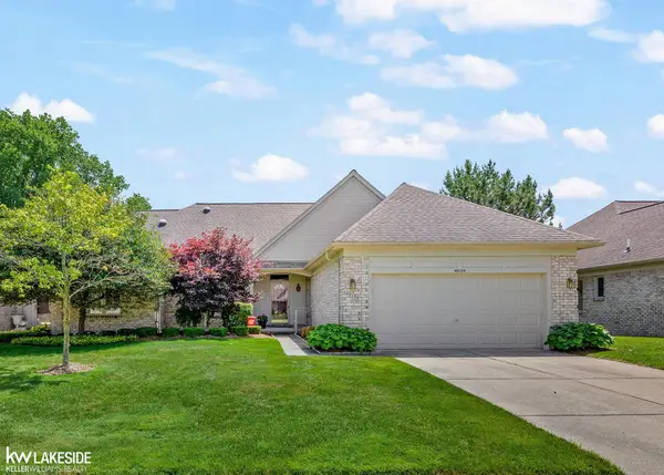 40134 Riverbend DR, SterlingHeights, MI 48310