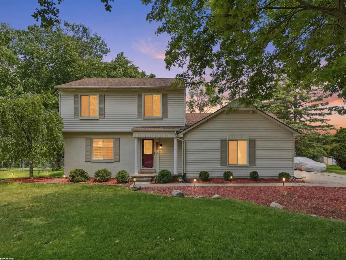 3830 Bristol DR, Troy, MI 48083 - #1