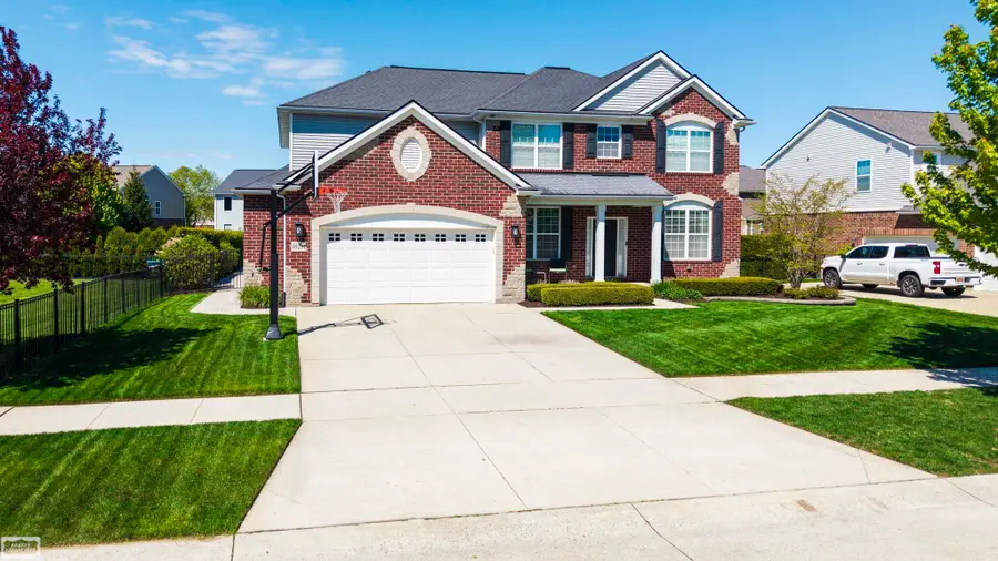 48231 Long Leaf DR, Macomb, MI 48044 - #2