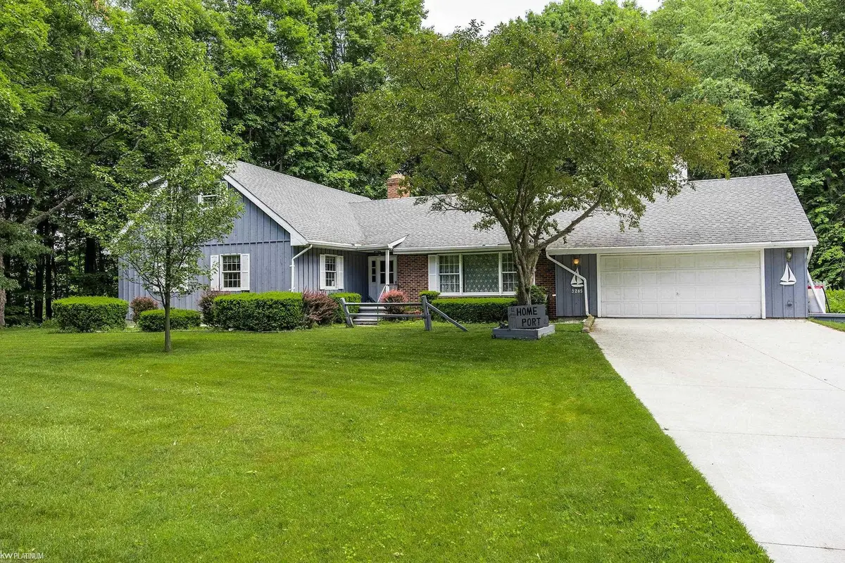 3285 Yorkshire, Port Huron, MI 48060 - #1