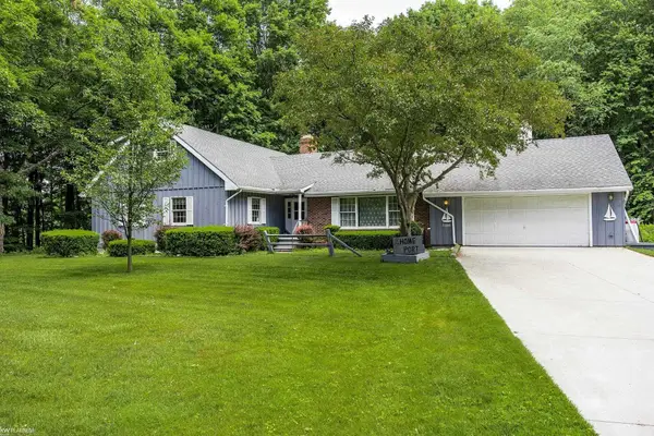 3285 Yorkshire, PortHuron, MI 48060