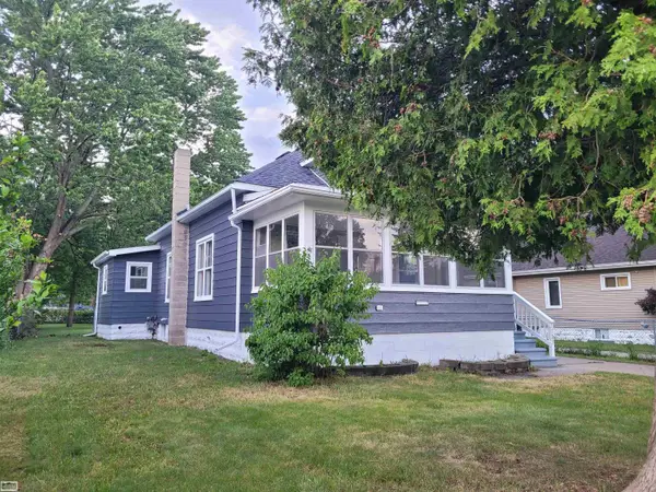 1707 McPherson, PortHuron, MI 48060
