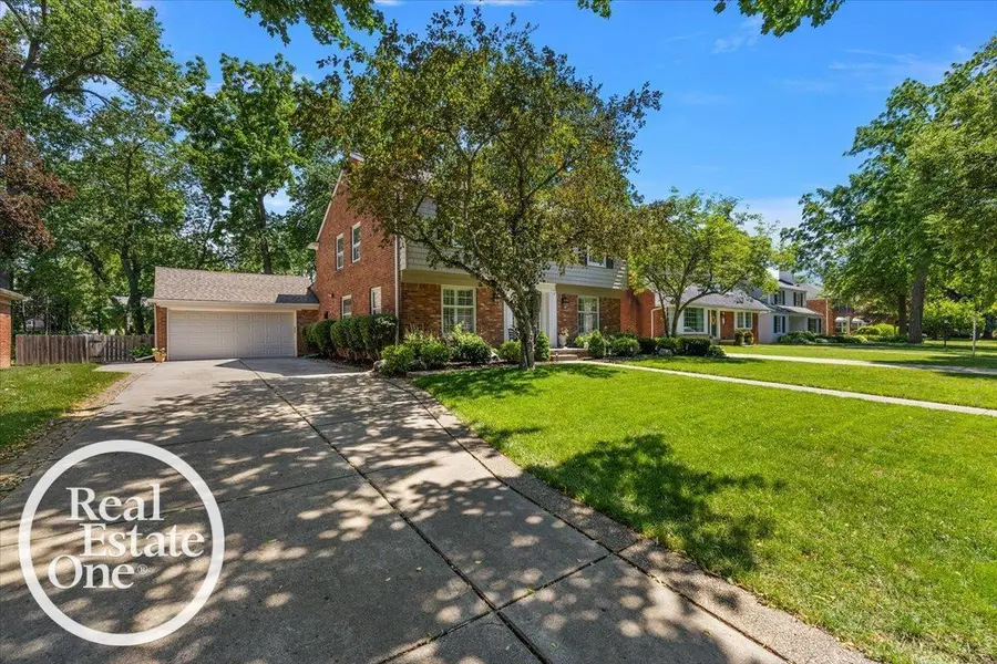 324 Cloverly RD, Grosse Pointe Farms, MI 48236 - #2