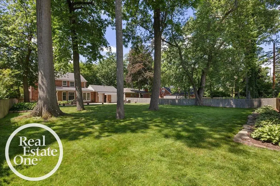 324 Cloverly RD, Grosse Pointe Farms, MI 48236 - #3