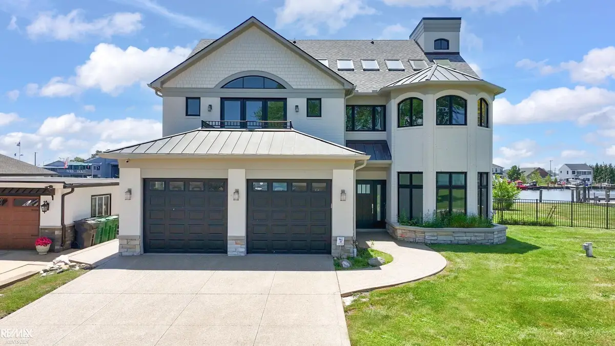 32824 N River RD, Harrison Township, MI 48045 - #1
