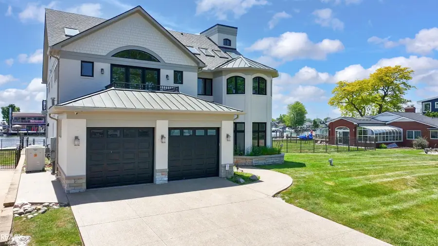 32824 N River RD, Harrison Township, MI 48045 - #2