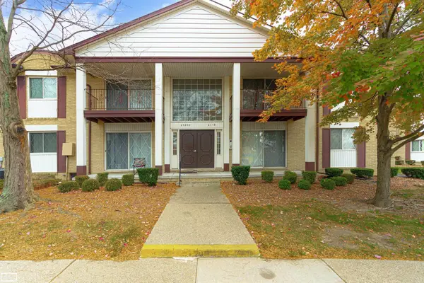 29200 Gloede, Warren, MI 48088